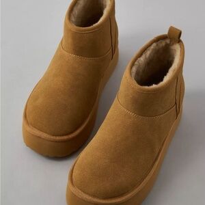 Platform American Eagle Hangout Bootie Size 7